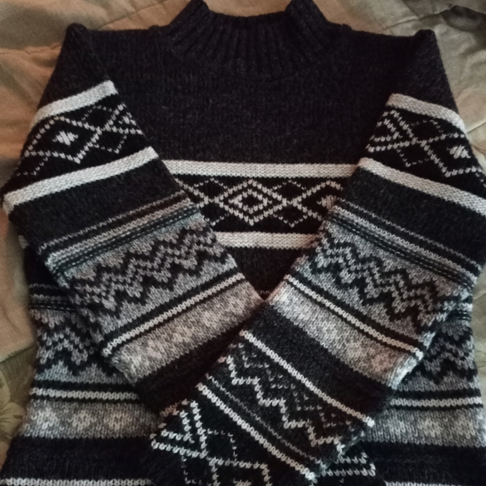 Sweater Bundle - Picture 3 of 9